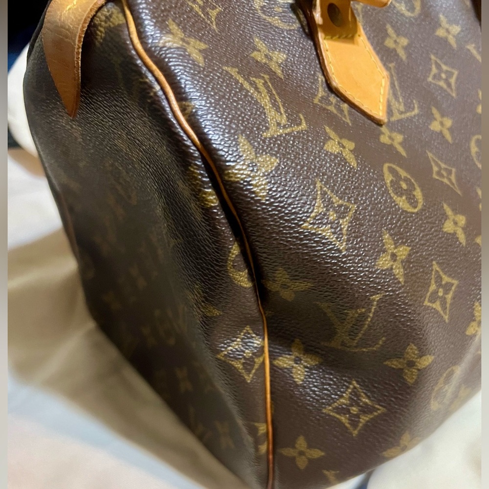Authentic LOUIS VUITTON Monogram Speedy 30
Hand Bag - Picture 7 of 16